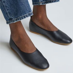 Everlane “the day glove” black flats